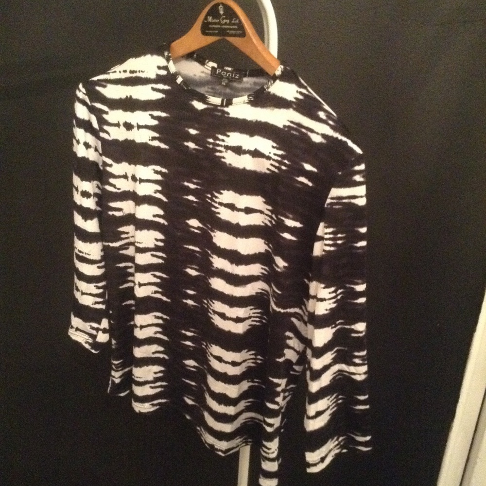 Top - Picture 2 of 2